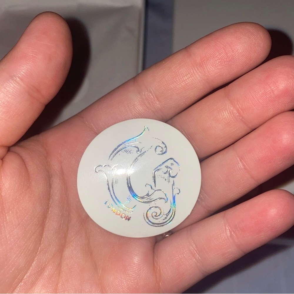 GLOSSIER LONDON STICKER